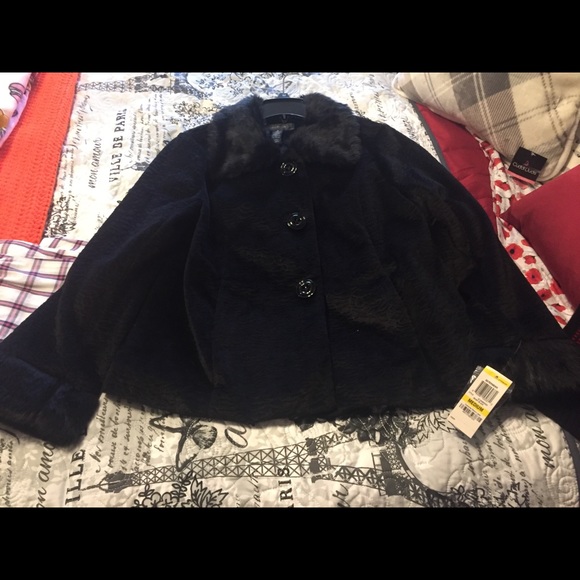 Short Fur Trimmed Jacket - Picture 1 of 3